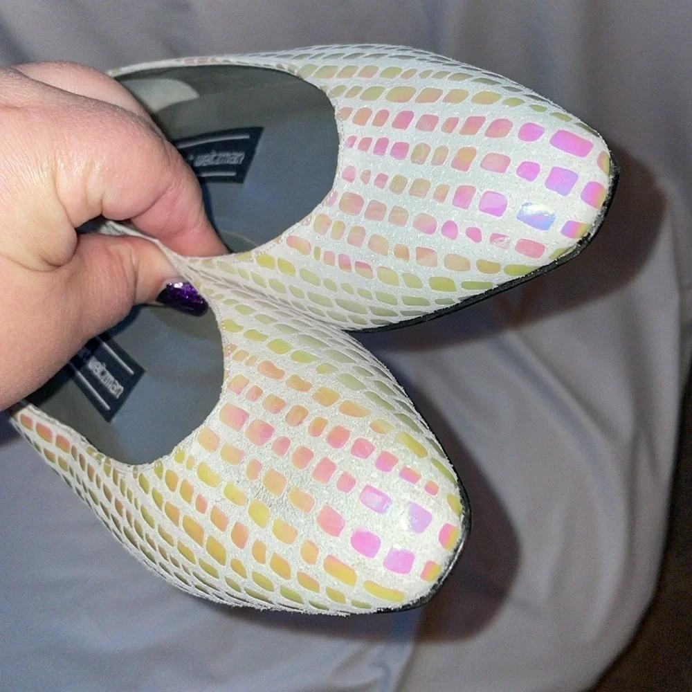 Stuart Weitzman White/Nude Suede Leather Iridescent Scales Kitten Block Heel 7.5